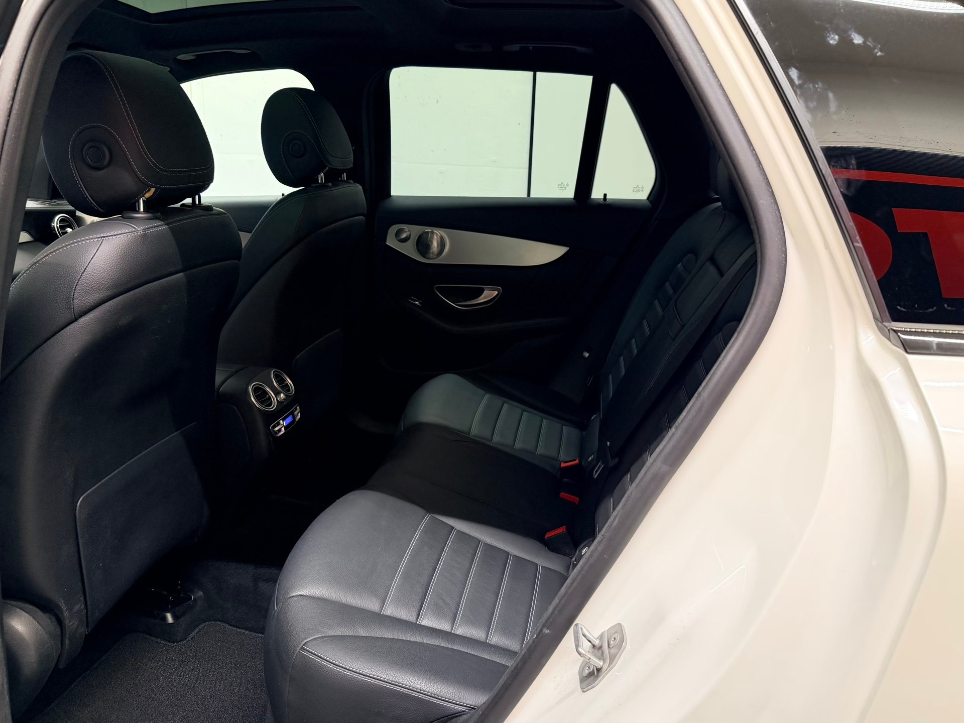 MERCEDES-BENZ GLC 43 AMG 4Matic 9G-Tronic-image-17