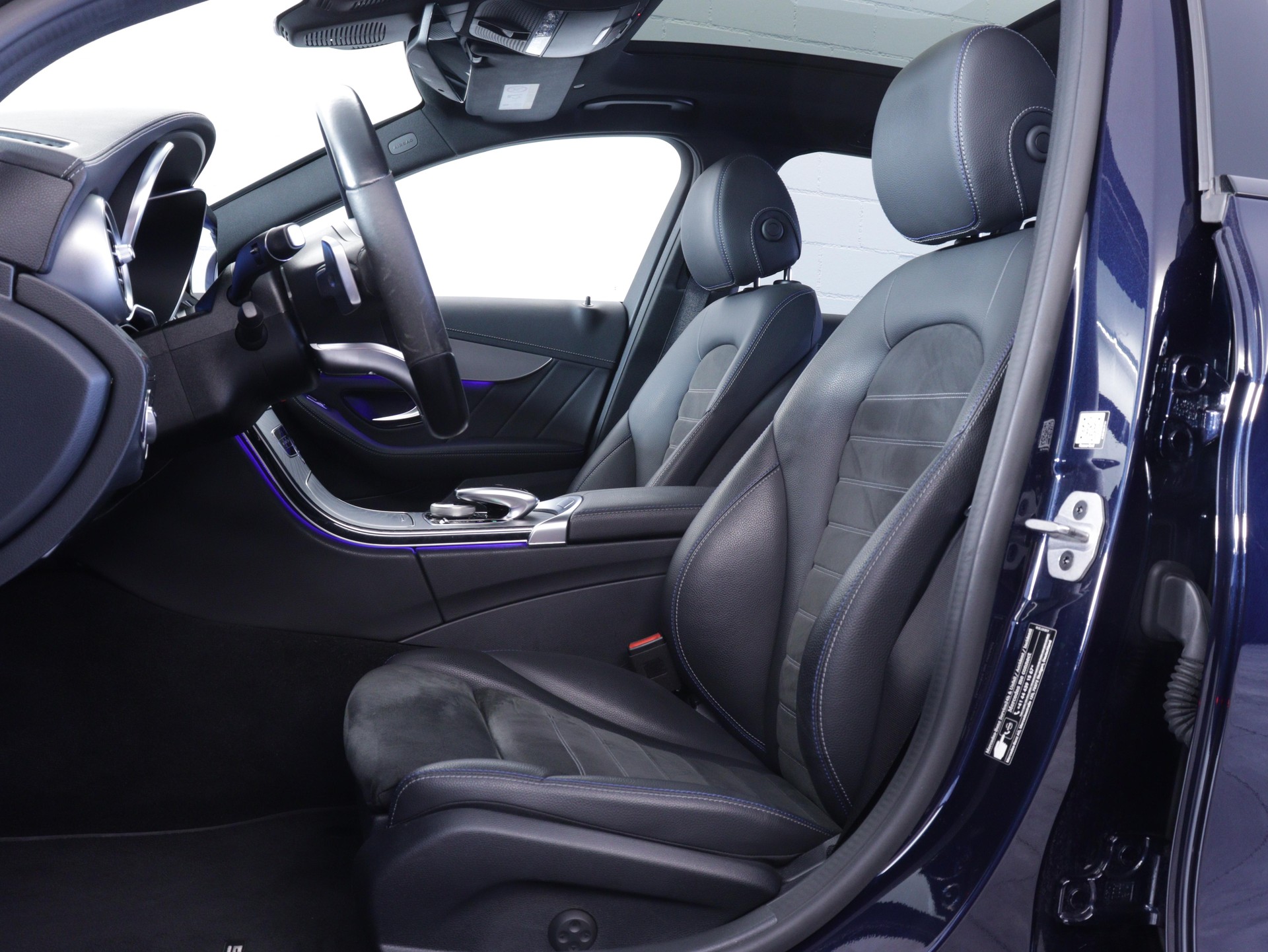 MERCEDES-BENZ C 220 d Swiss Star AMG Line 4m Kombi-image-7