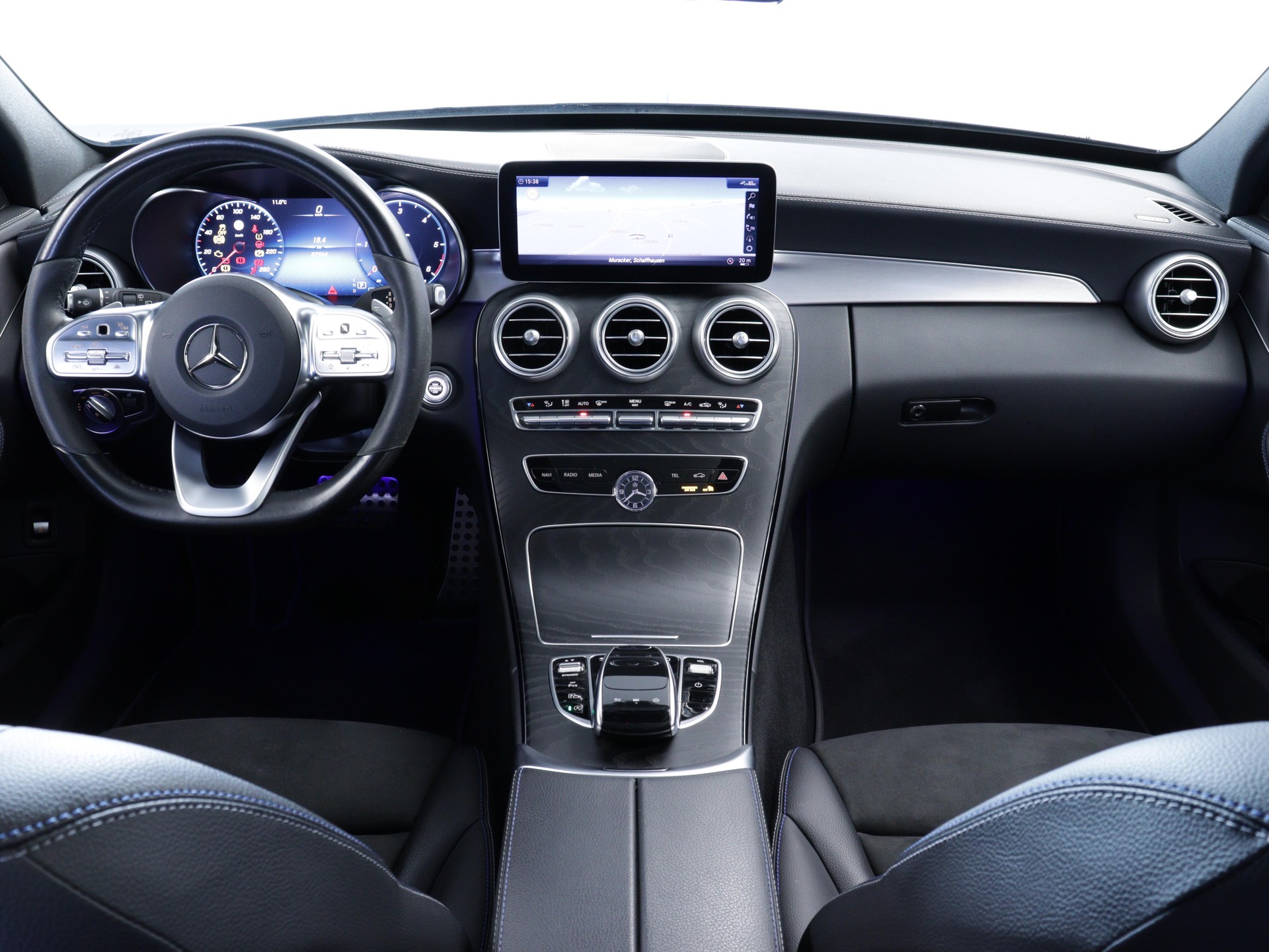 MERCEDES-BENZ C 220 d Swiss Star AMG Line 4m Kombi-image-4