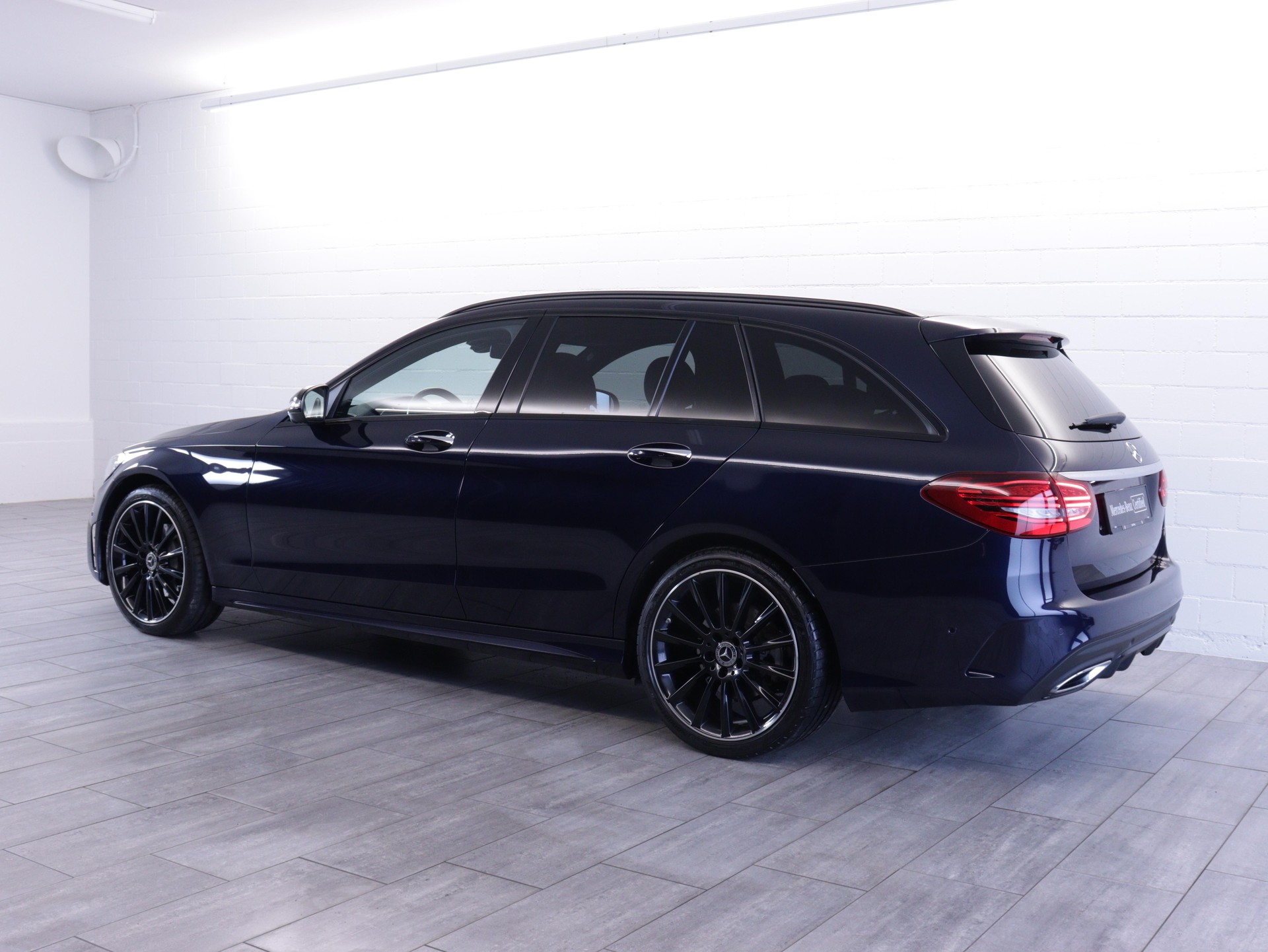 MERCEDES-BENZ C 220 d Swiss Star AMG Line 4m Kombi-image-2
