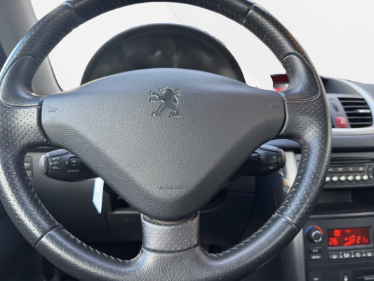 PEUGEOT 207 CC 1.6 16V T SwissEd.-image-4