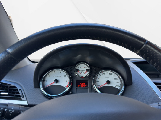 PEUGEOT 207 CC 1.6 16V T SwissEd.-image-5