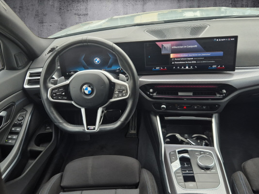 BMW 330i xDrive Tour M Sport-image-7