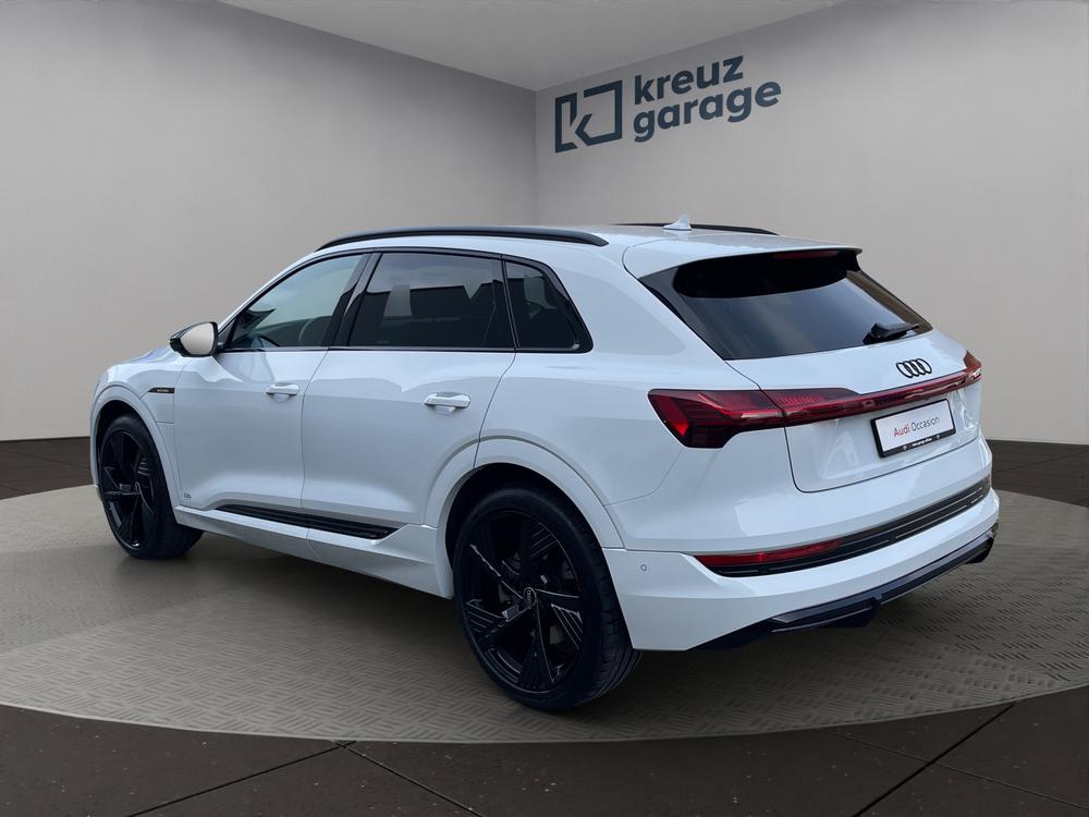 AUDI e-tron 50 S Line quattro-image-3