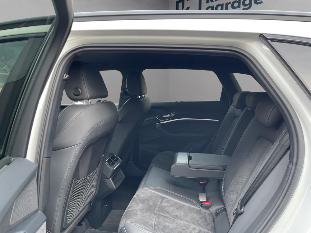 AUDI e-tron 50 S Line quattro-image-6