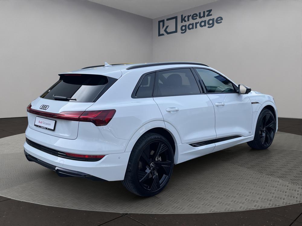 AUDI e-tron 50 S Line quattro-image-2
