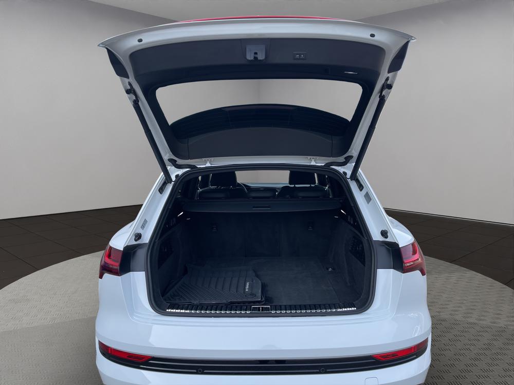 AUDI e-tron 50 S Line quattro-image-7