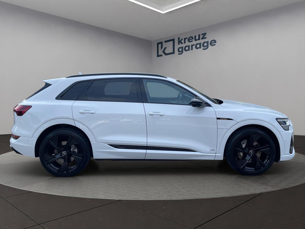 AUDI e-tron 50 S Line quattro-image-1