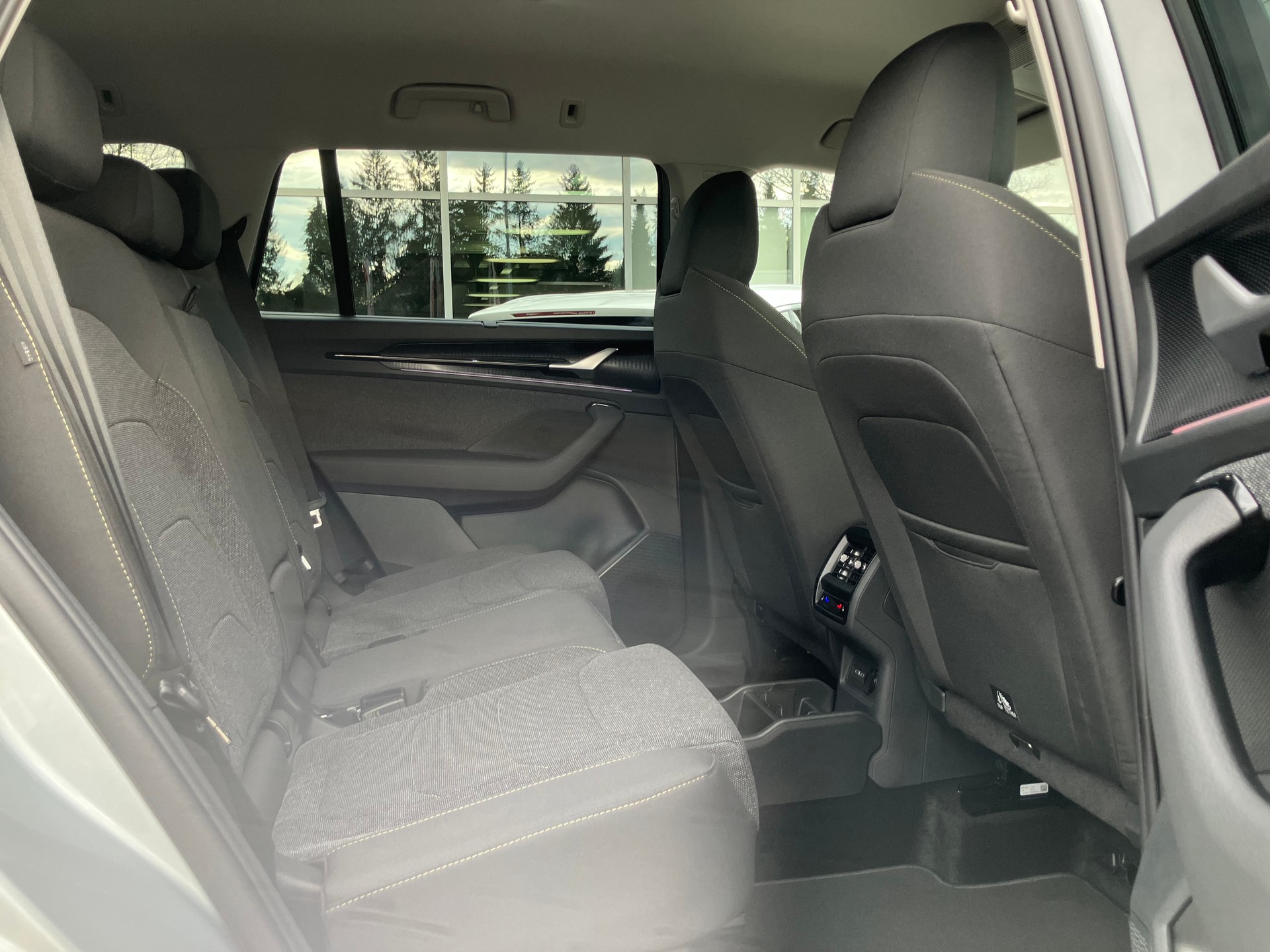 SKODA Kodiaq 2.0 TSI Dynamic 4x4 DSG-image-7