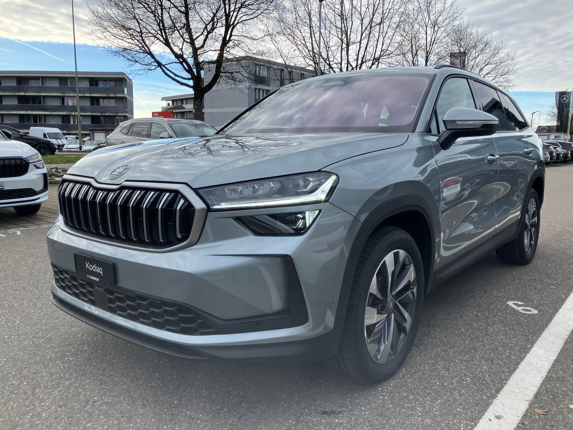 SKODA Kodiaq 2.0 TSI Dynamic 4x4 DSG-image-2