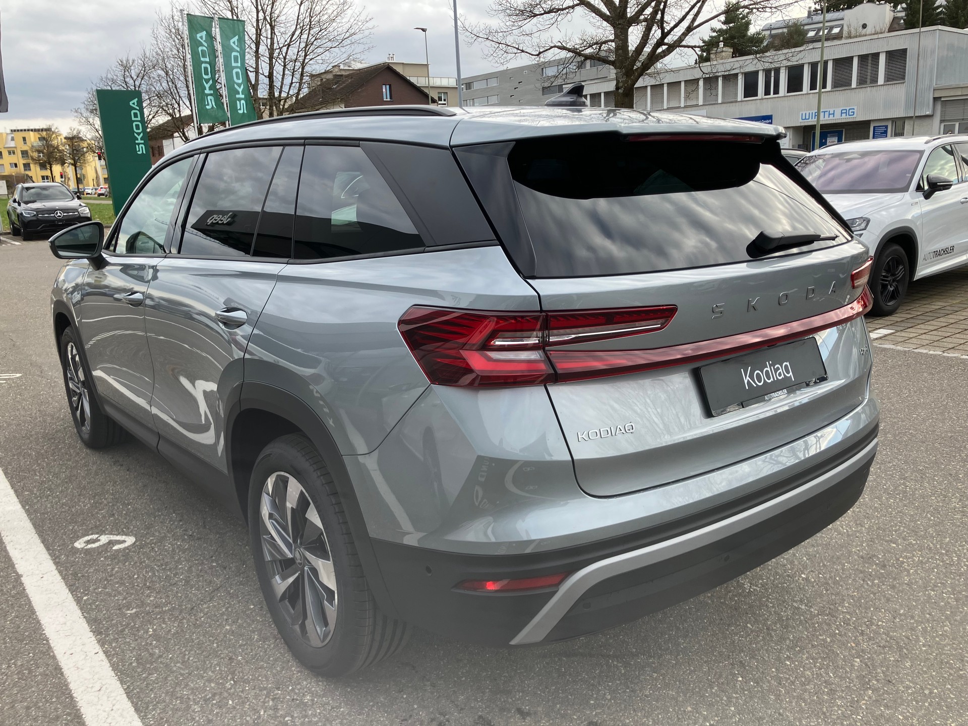 SKODA Kodiaq 2.0 TSI Dynamic 4x4 DSG-image-3