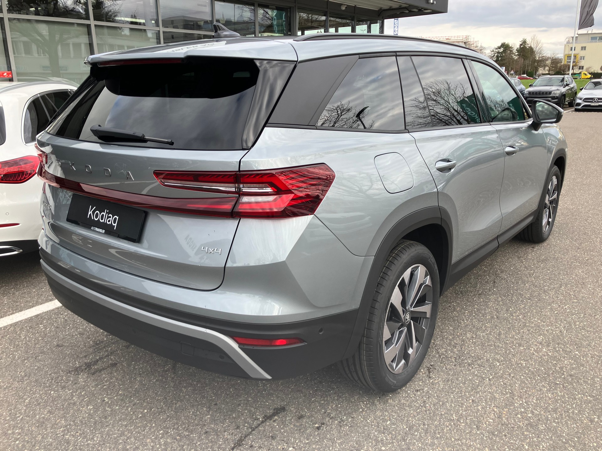 SKODA Kodiaq 2.0 TSI Dynamic 4x4 DSG-image-4