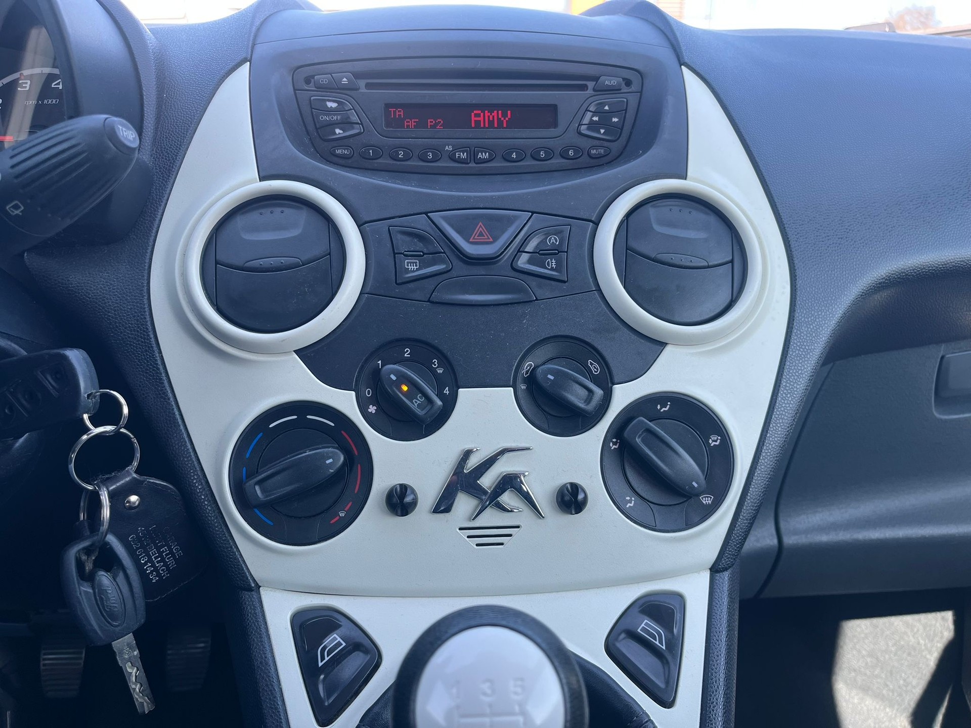FORD KA 1.25 Titanium-image-6