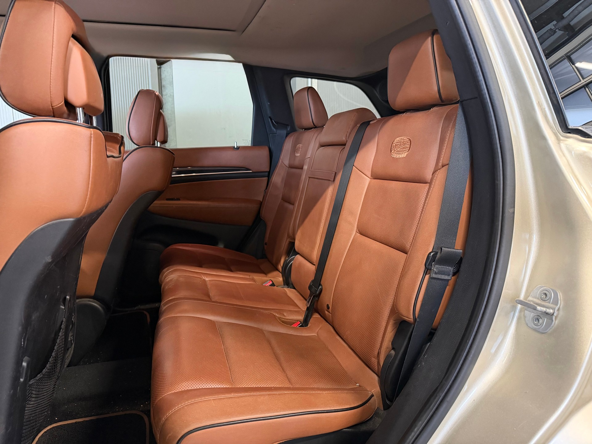 JEEP Grand Cherokee 5.7 HEMI Overland Automatic-image-11