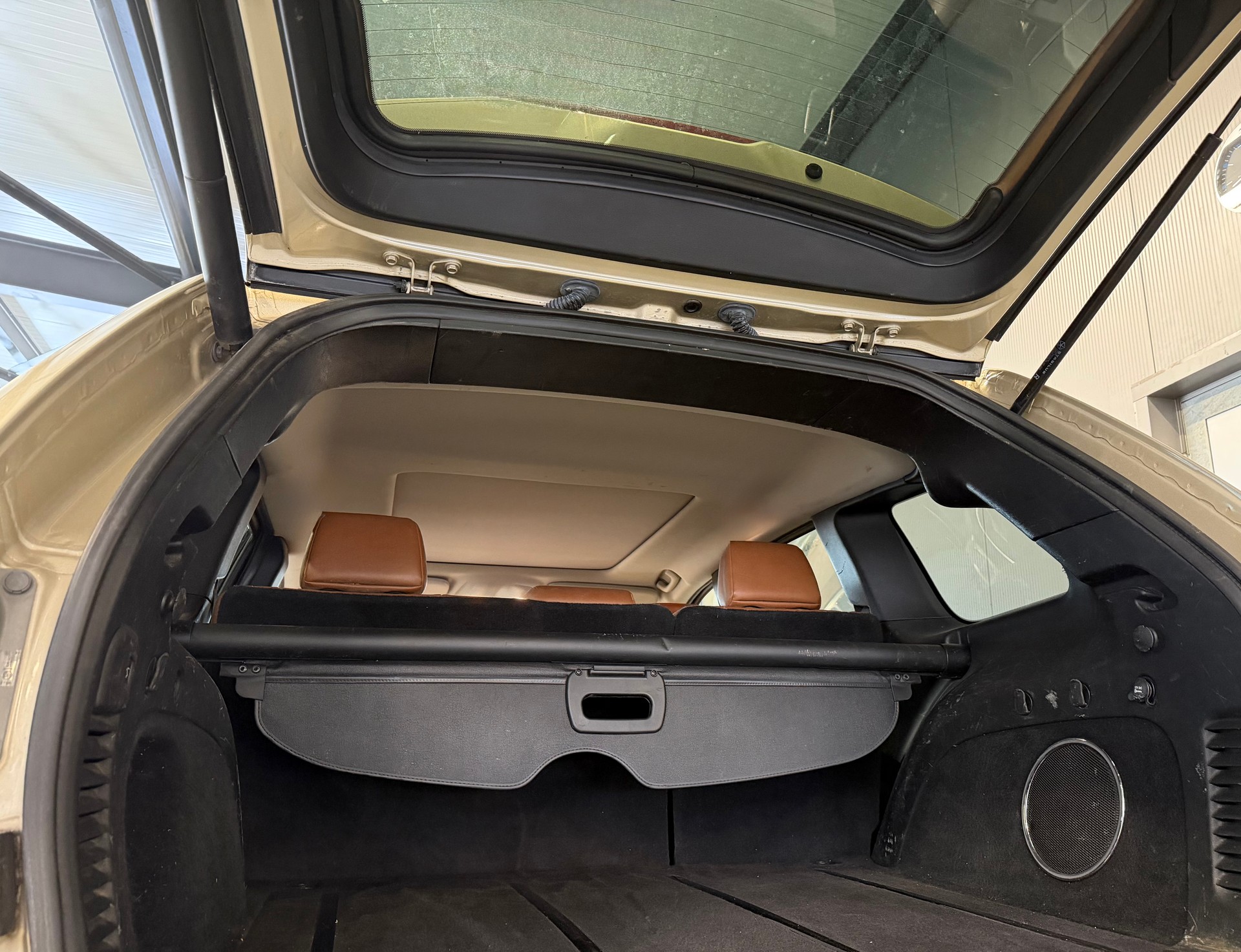 JEEP Grand Cherokee 5.7 HEMI Overland Automatic-image-12