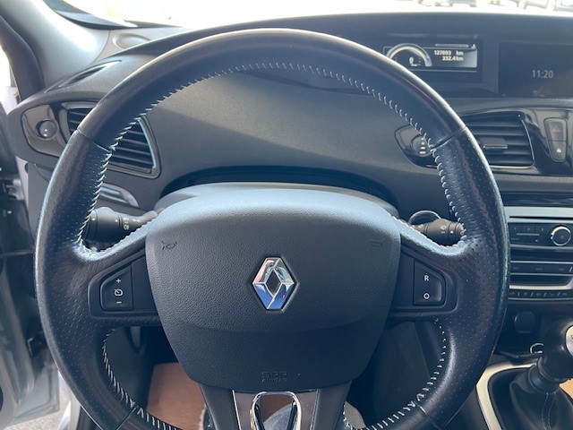 RENAULT Grand Scénic 1.2 16V Turbo Bose-image-8