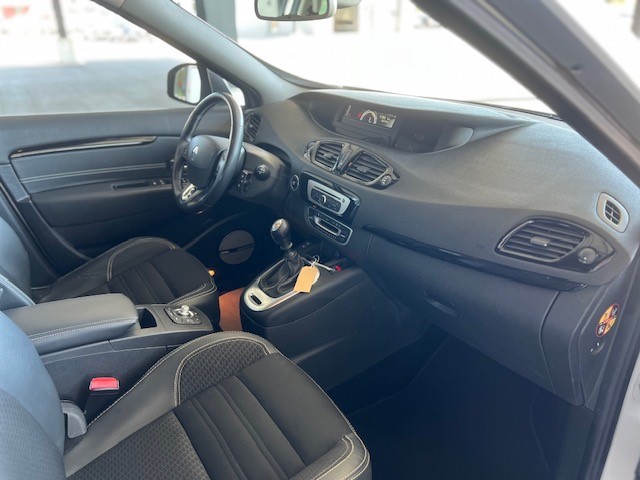 RENAULT Grand Scénic 1.2 16V Turbo Bose-image-22