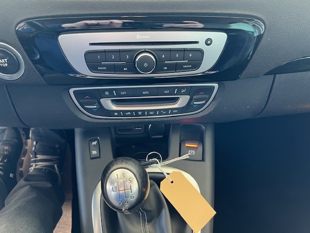 RENAULT Grand Scénic 1.2 16V Turbo Bose-image-12