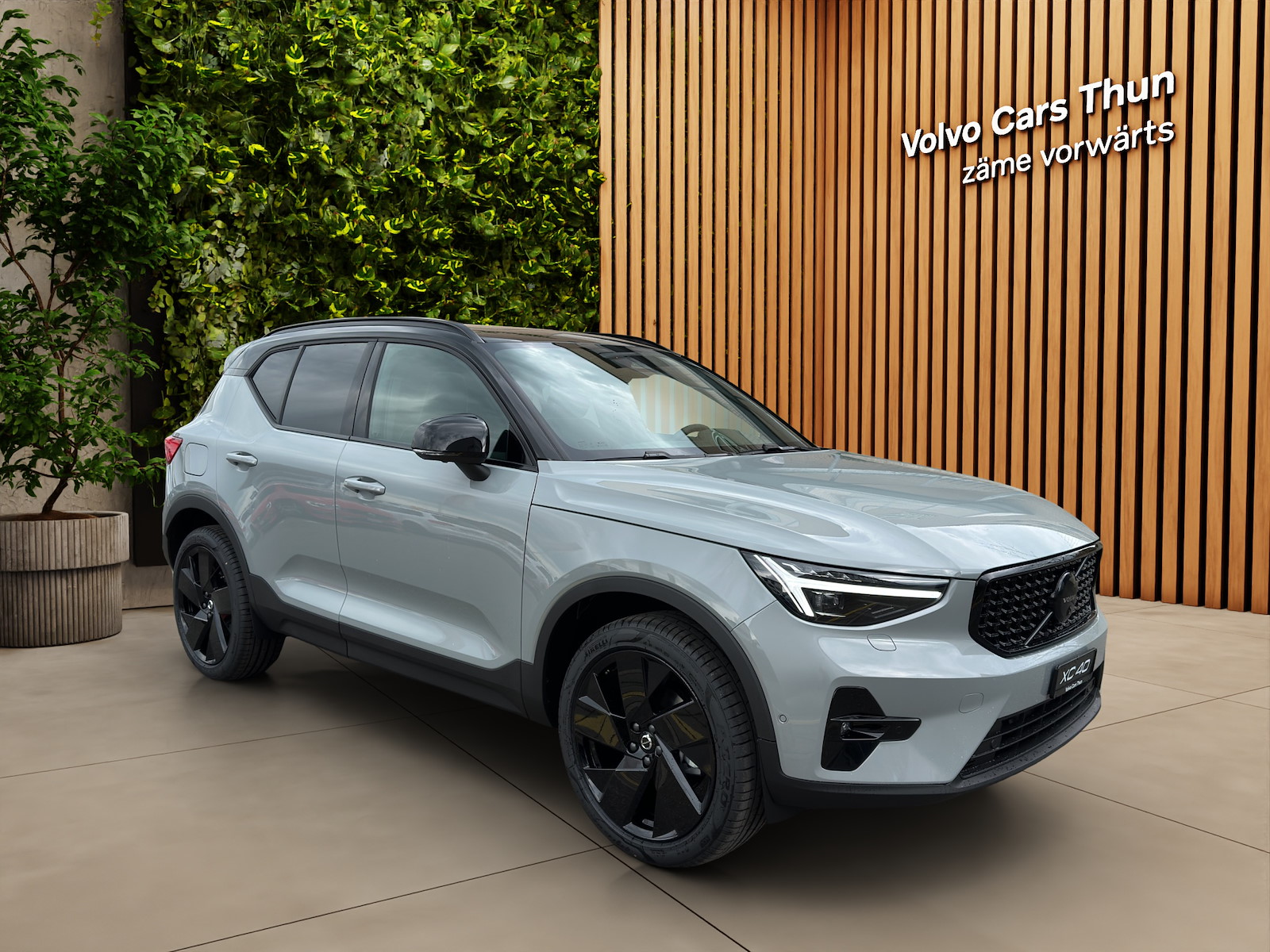 VOLVO XC40 2.0 B4 MH Black Edition-image-2