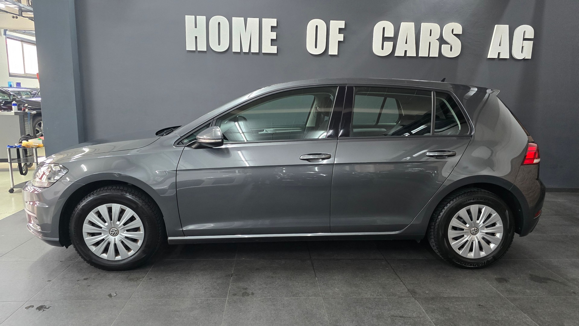VW Golf 1.0 TSI Trendline-showroom-element-3