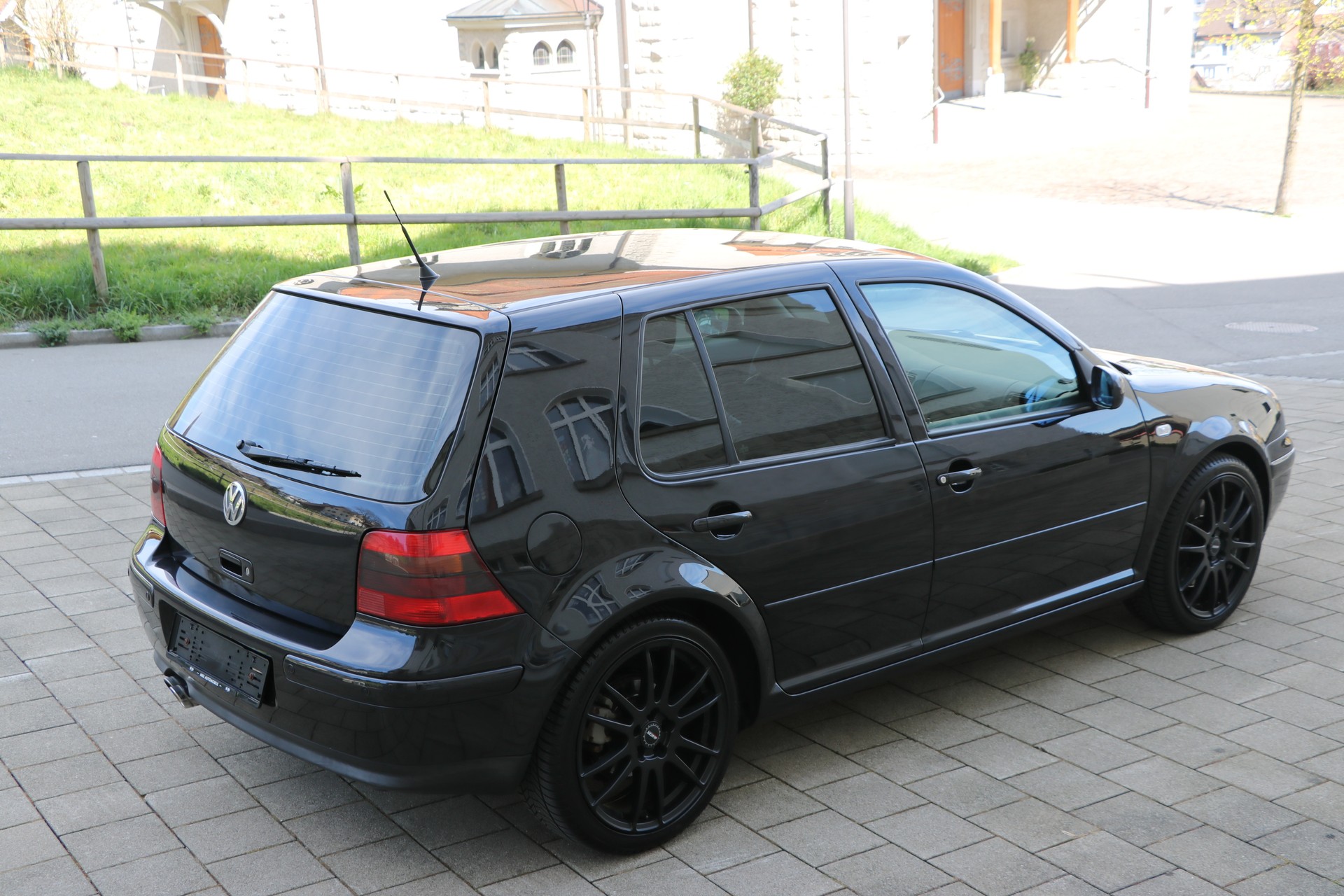 VW Golf 2.8 Highline 4Motion-image-5