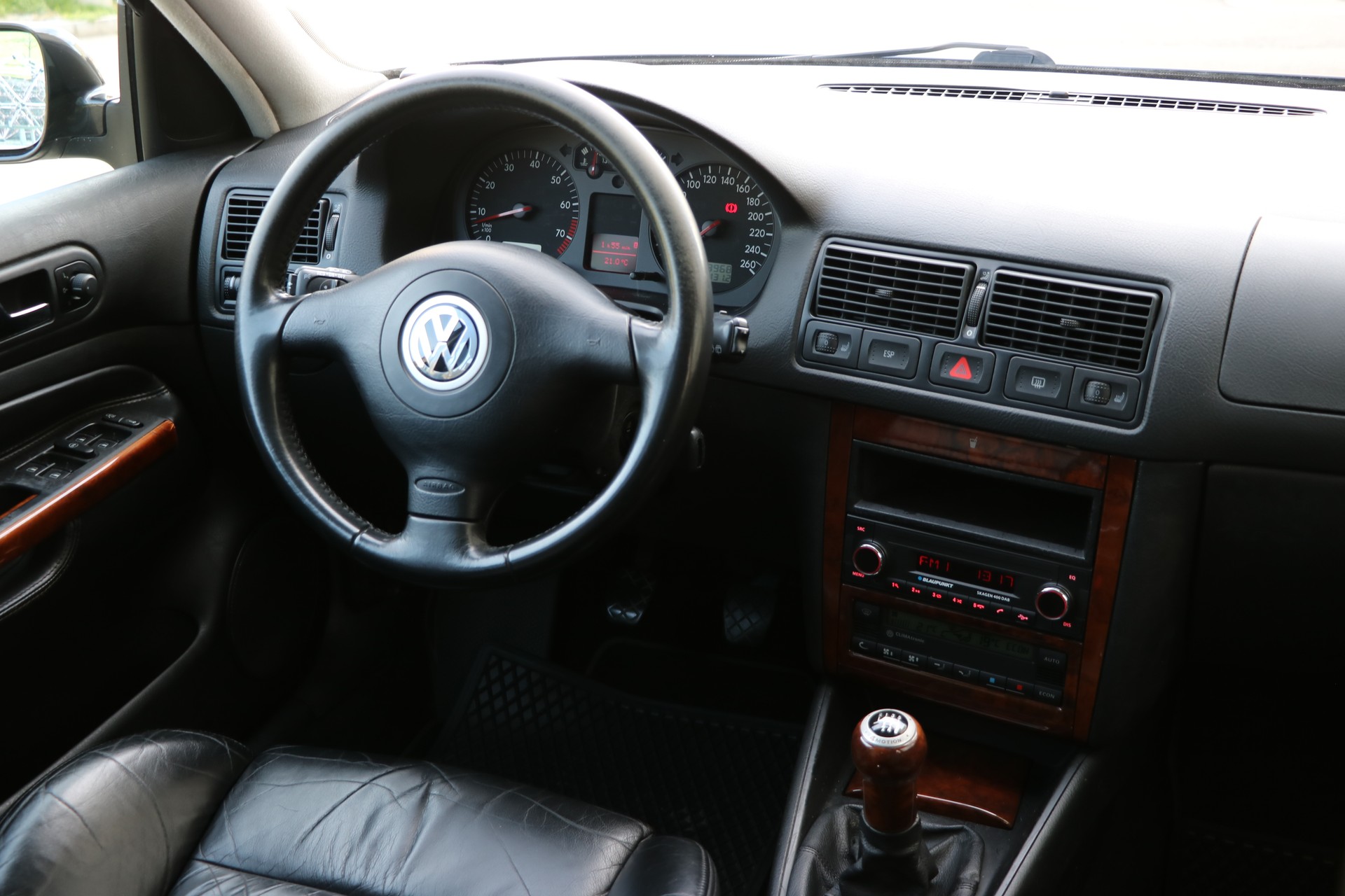VW Golf 2.8 Highline 4Motion-image-13