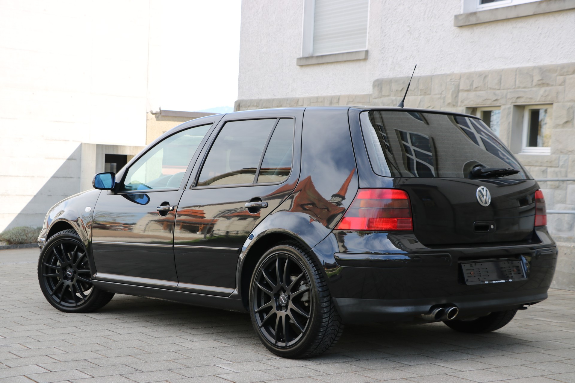 VW Golf 2.8 Highline 4Motion-image-4