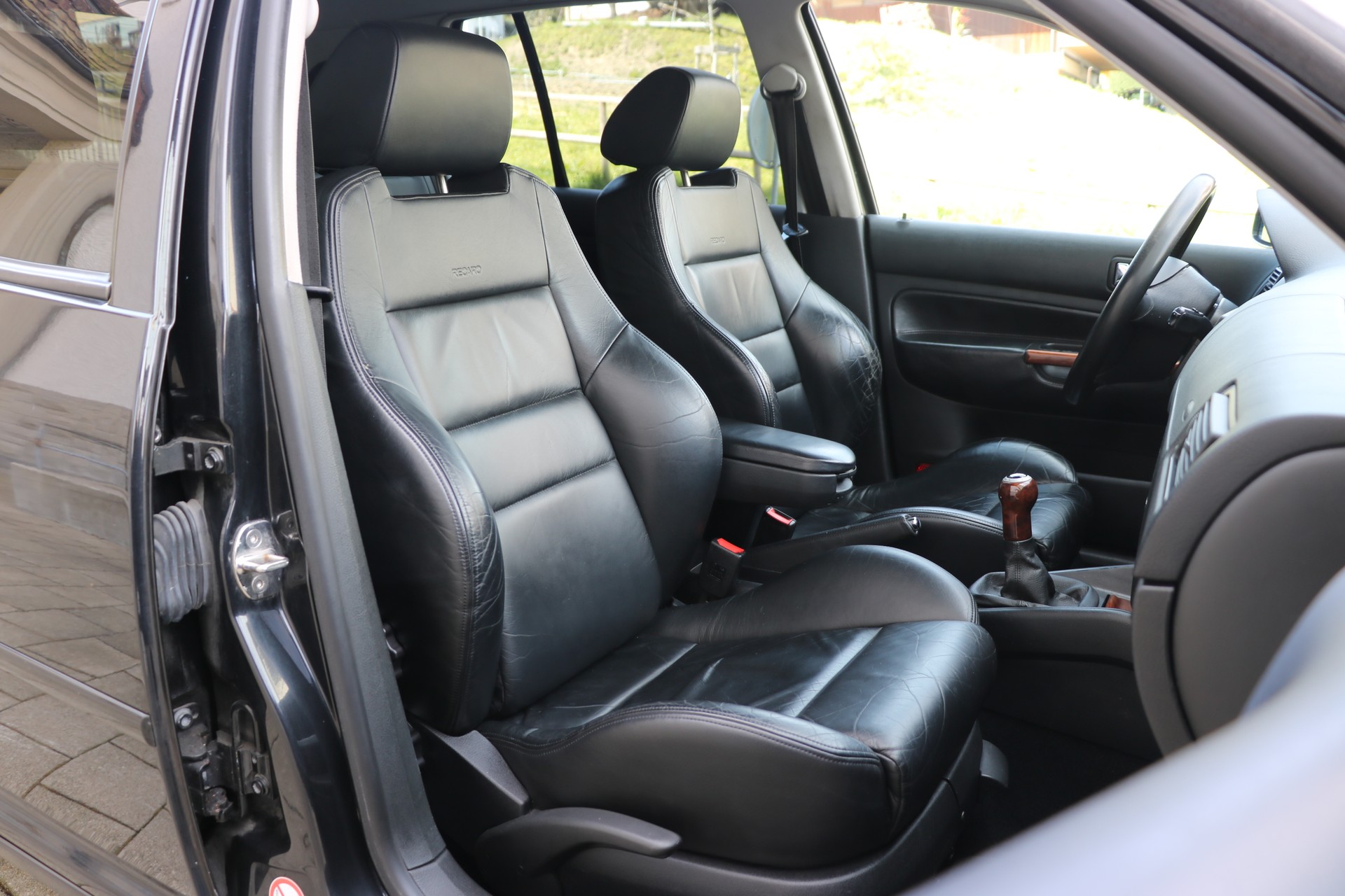 VW Golf 2.8 Highline 4Motion-image-9