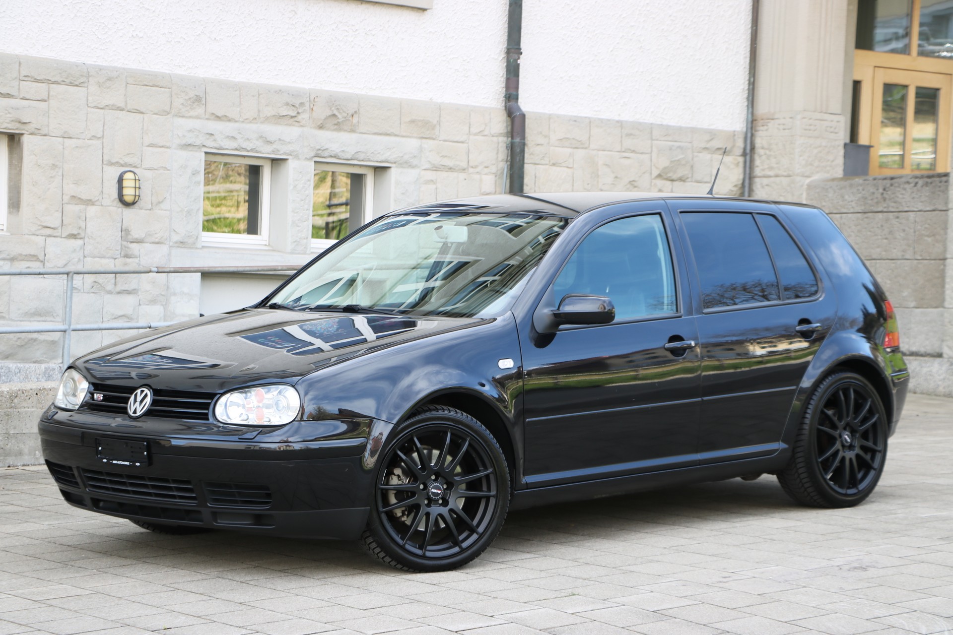 VW Golf 2.8 Highline 4Motion-image-0