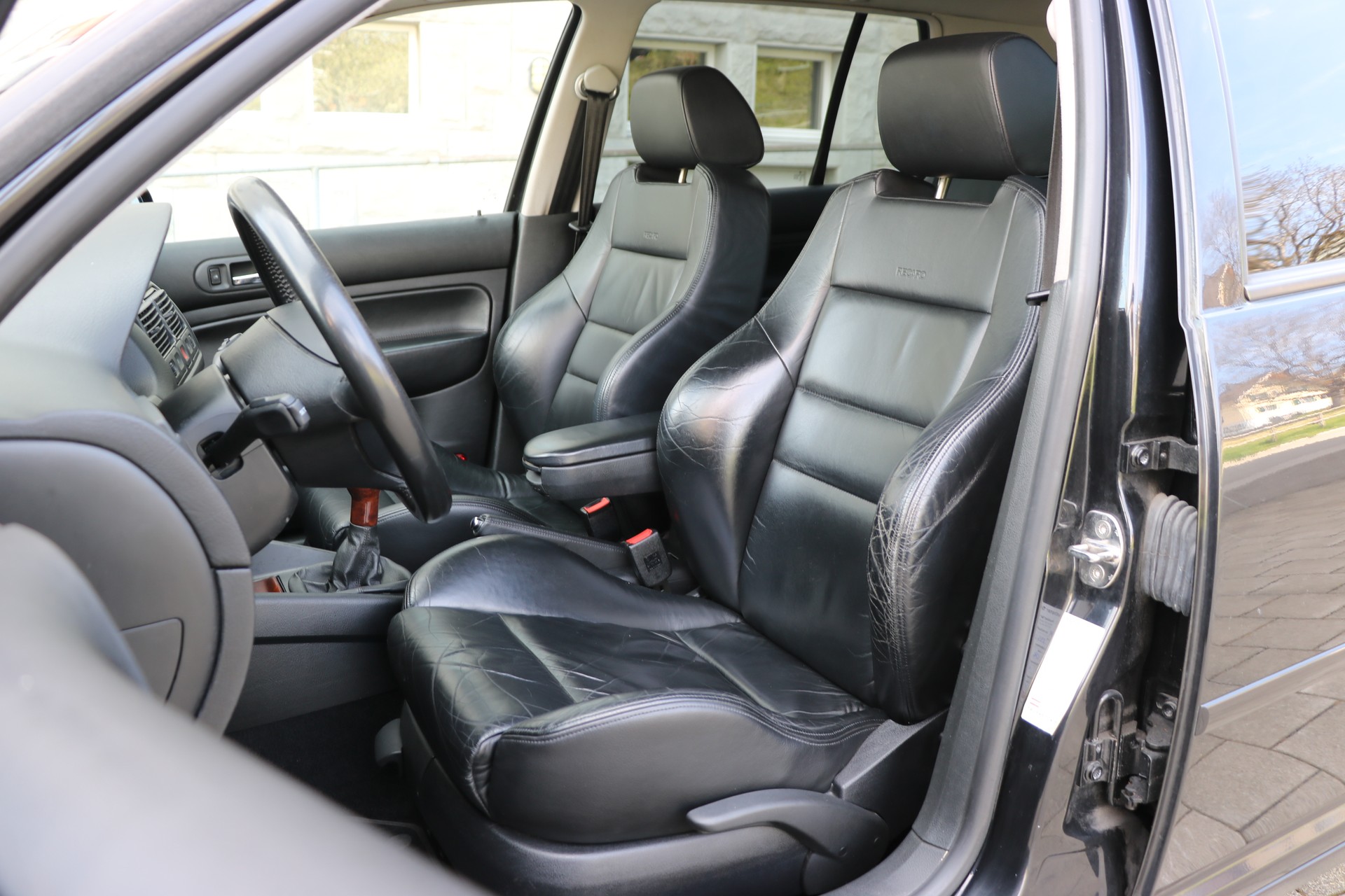 VW Golf 2.8 Highline 4Motion-image-8
