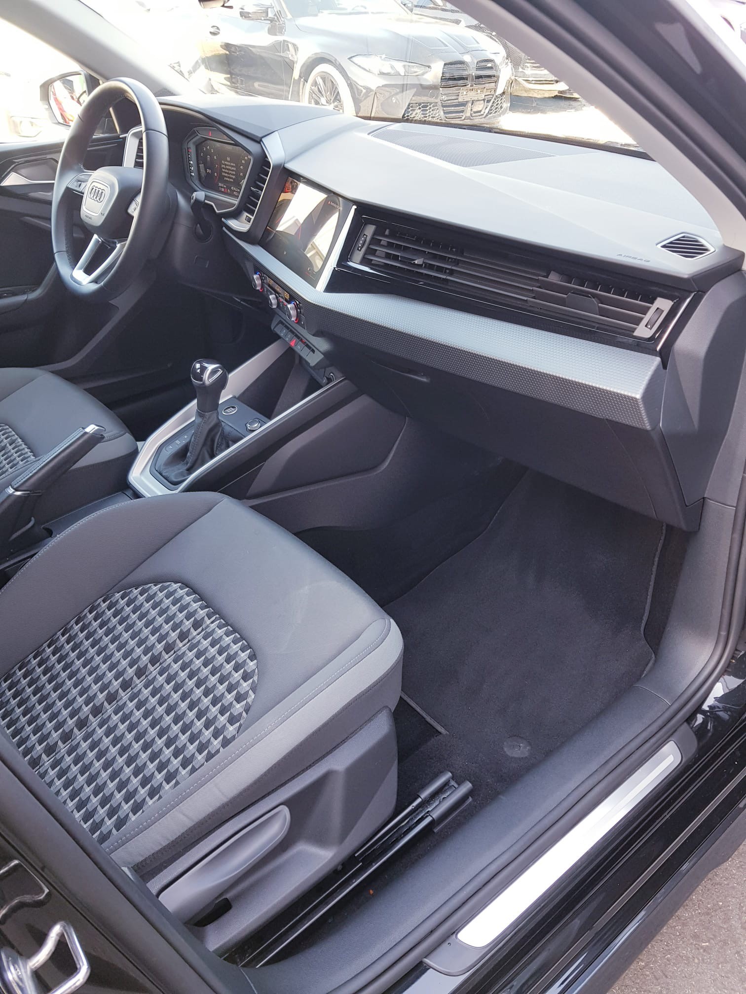 AUDI A1 allstreet 35 TFSI S-tronic-image-8