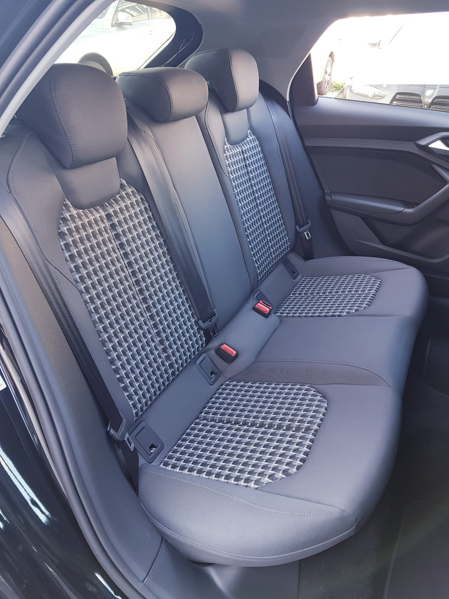AUDI A1 allstreet 35 TFSI S-tronic-image-10