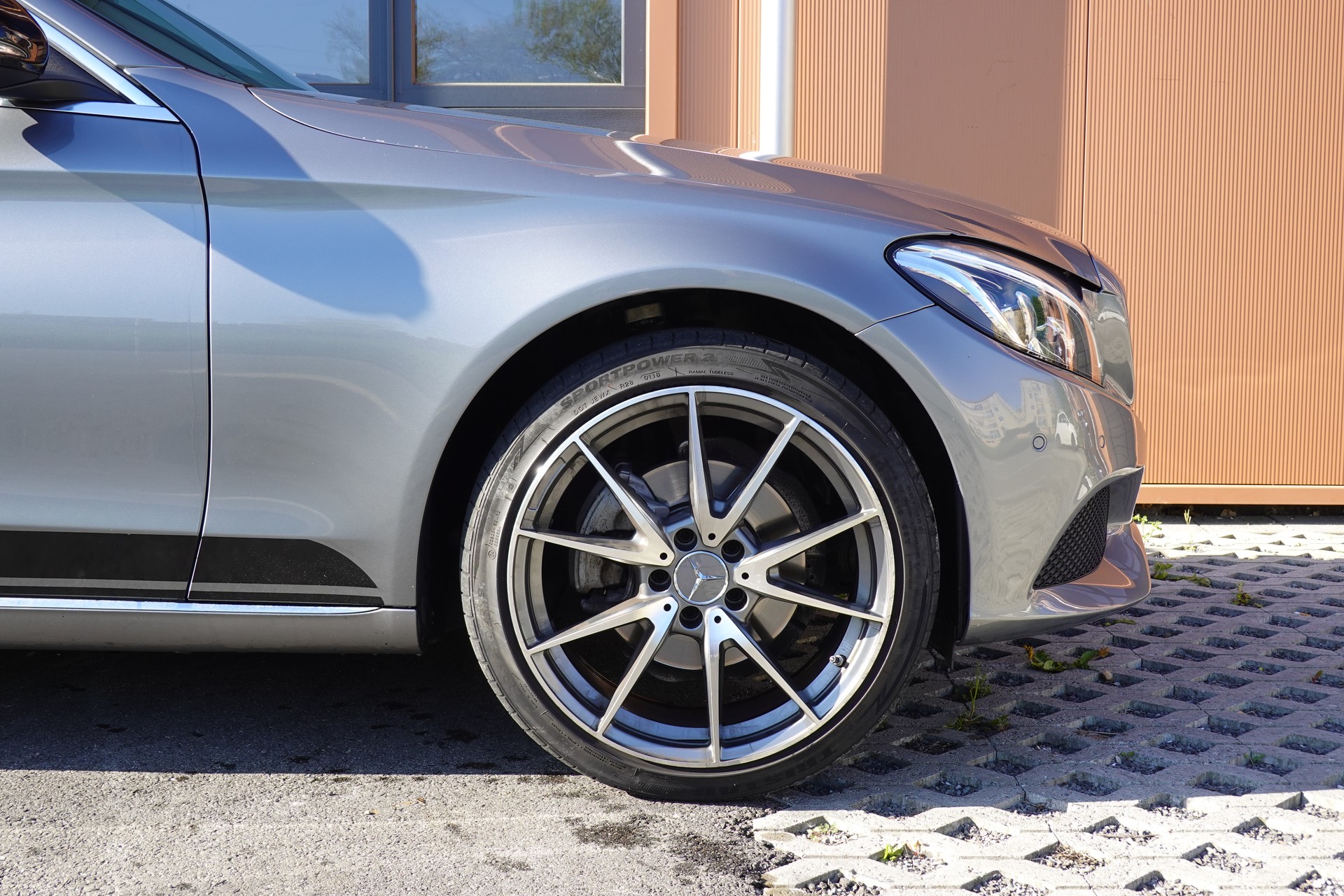 MERCEDES-BENZ C 220 BlueTEC AMG Line - "Véhicule CH * Pack AMG line * Caméra * Roues 19' "-image-4