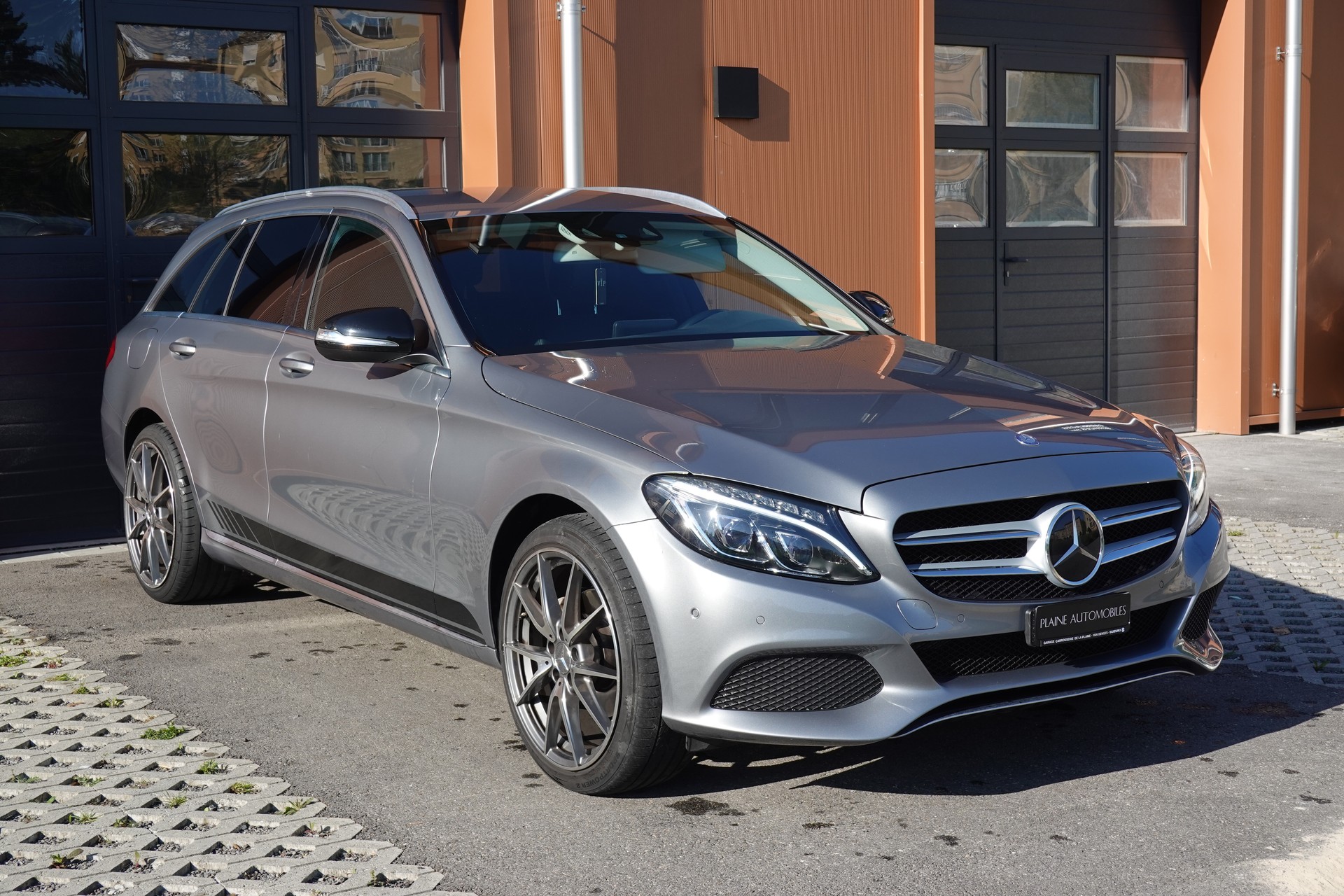 MERCEDES-BENZ C 220 BlueTEC AMG Line - "Véhicule CH * Pack AMG line * Caméra * Roues 19' "-image-2