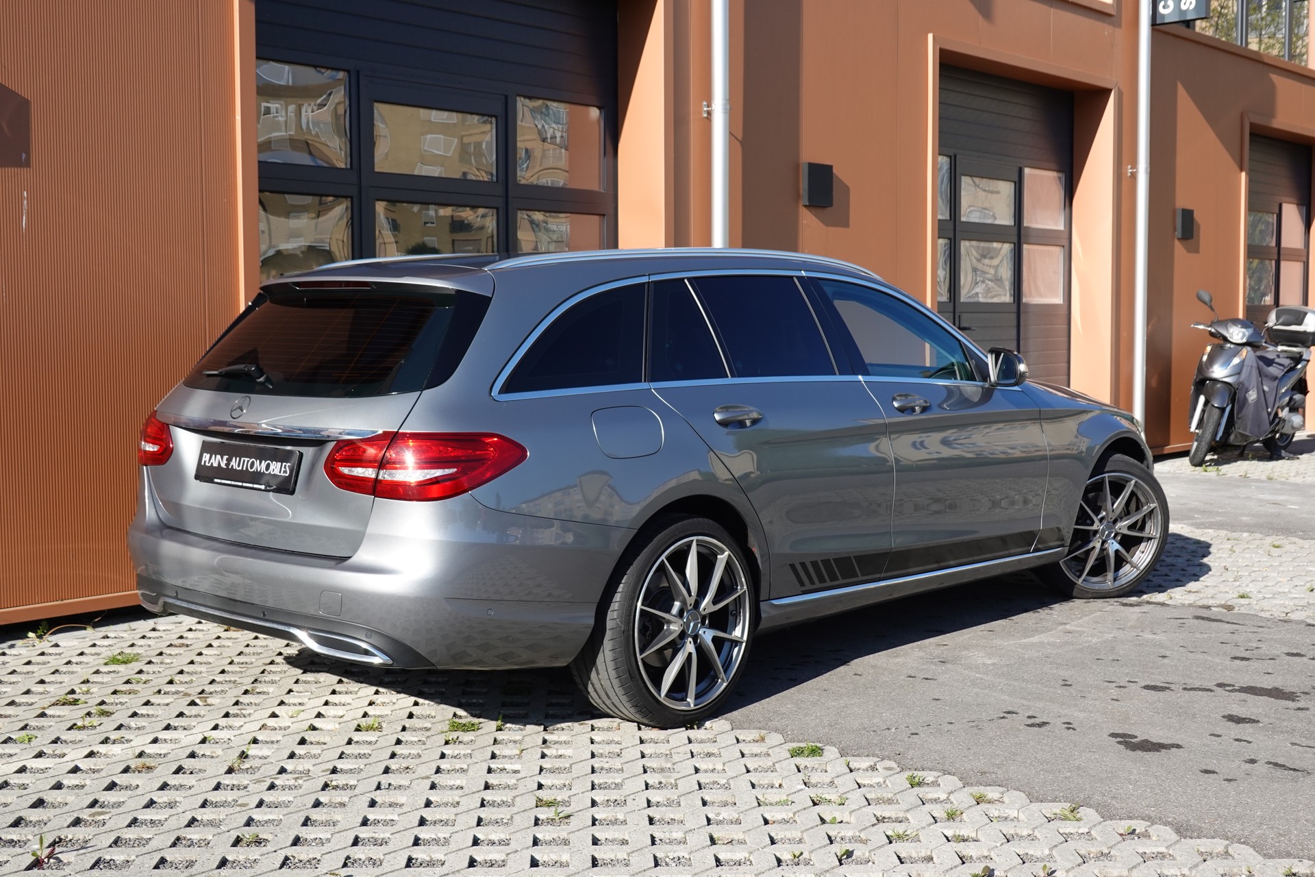 MERCEDES-BENZ C 220 BlueTEC AMG Line - "Véhicule CH * Pack AMG line * Caméra * Roues 19' "-image-5