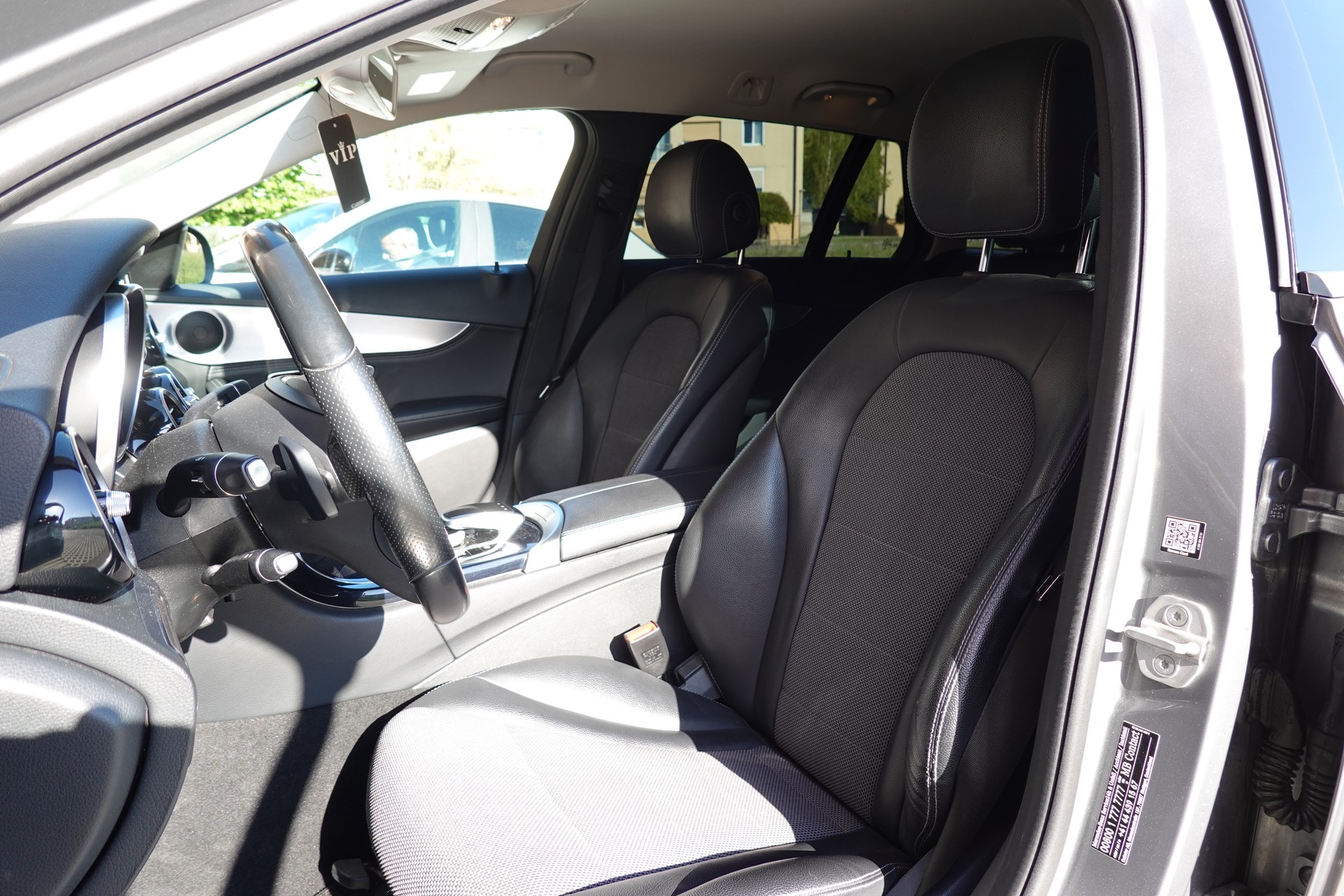 MERCEDES-BENZ C 220 BlueTEC AMG Line - "Véhicule CH * Pack AMG line * Caméra * Roues 19' "-image-18
