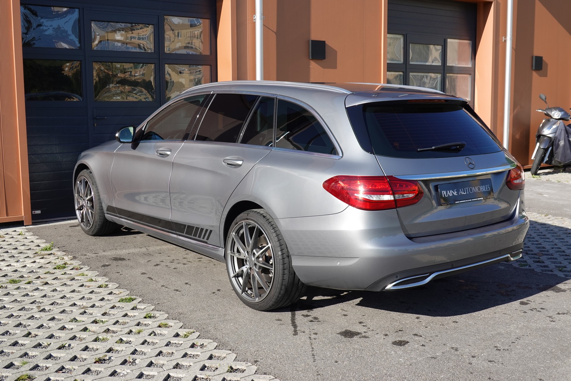MERCEDES-BENZ C 220 BlueTEC AMG Line - "Véhicule CH * Pack AMG line * Caméra * Roues 19' "-image-9