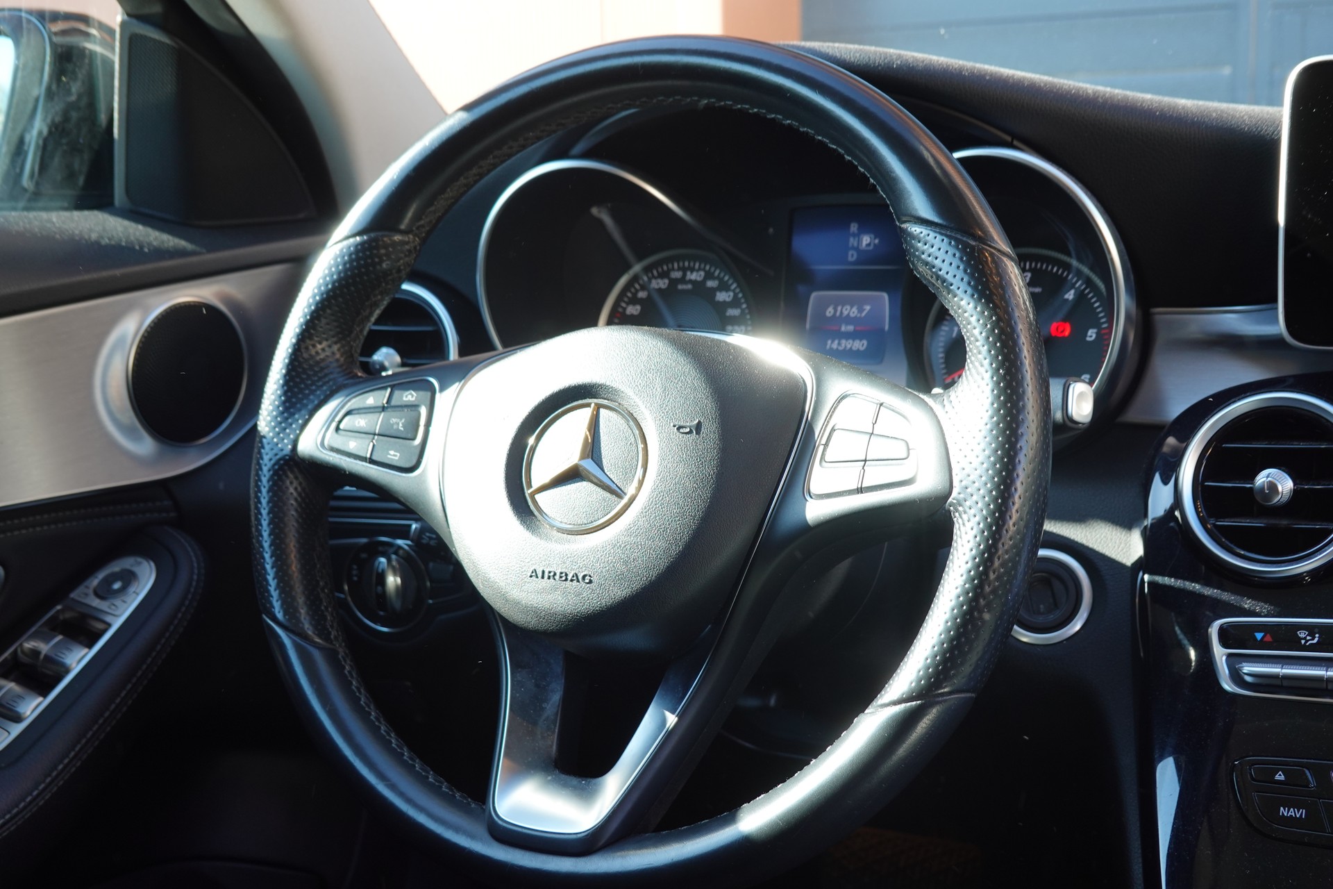 MERCEDES-BENZ C 220 BlueTEC AMG Line - "Véhicule CH * Pack AMG line * Caméra * Roues 19' "-image-11