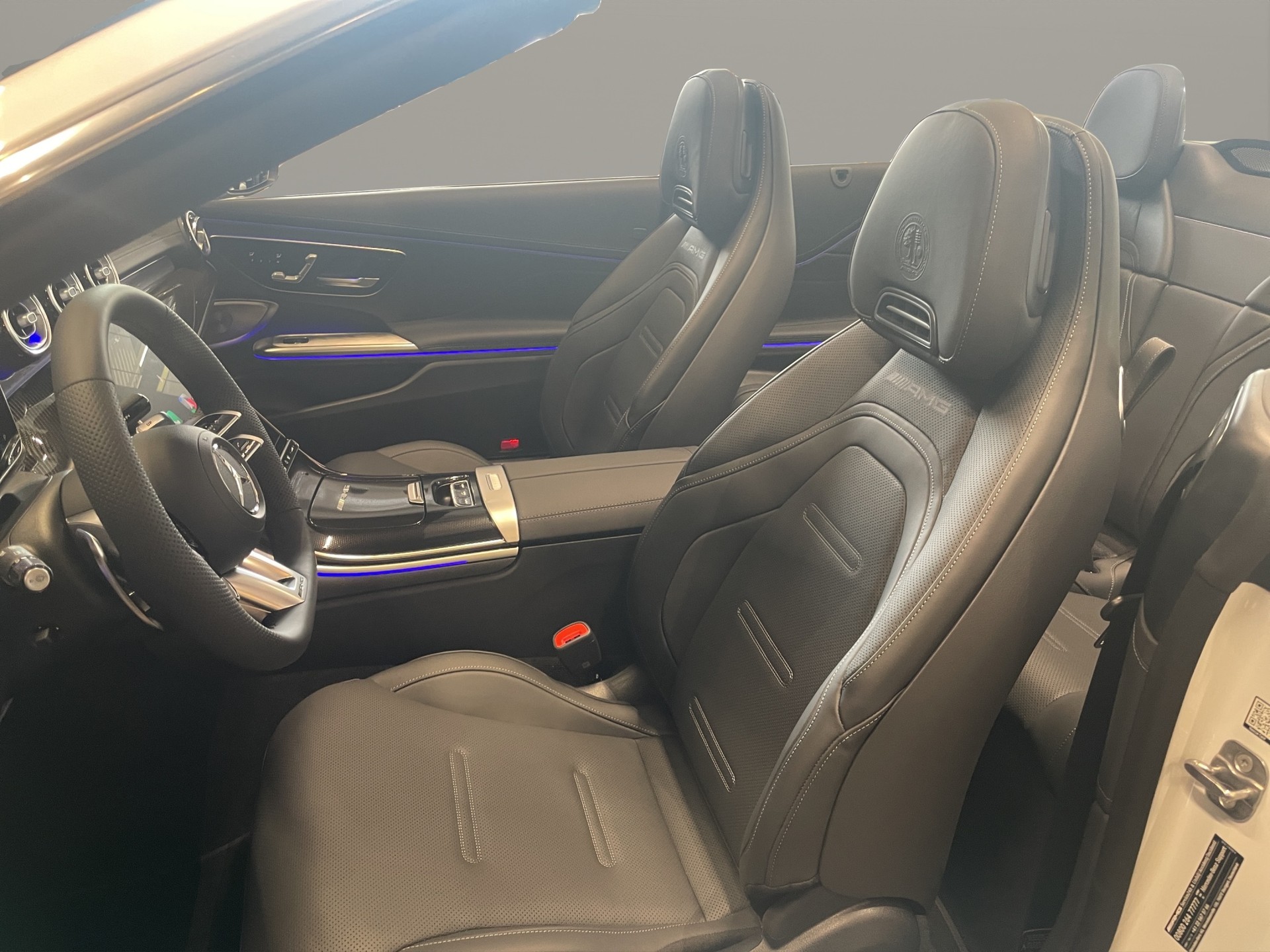 MERCEDES-BENZ CLE AMG 53 Cabrio 4Matic+ 9G-Tronic-image-7