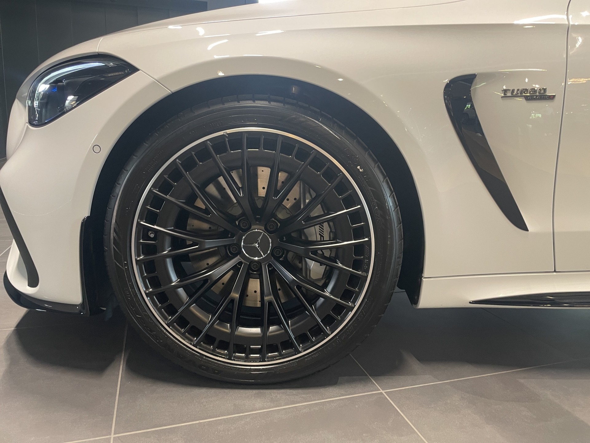 MERCEDES-BENZ CLE AMG 53 Cabrio 4Matic+ 9G-Tronic-image-6