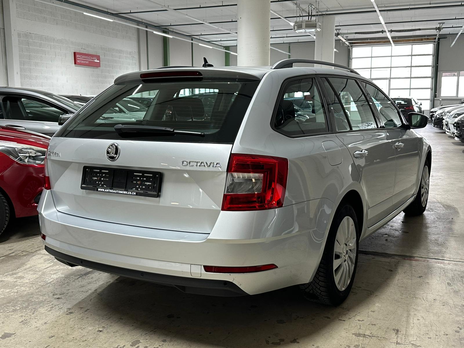 SKODA Octavia Combi 1.5 TSI Ambition DSG-image-3
