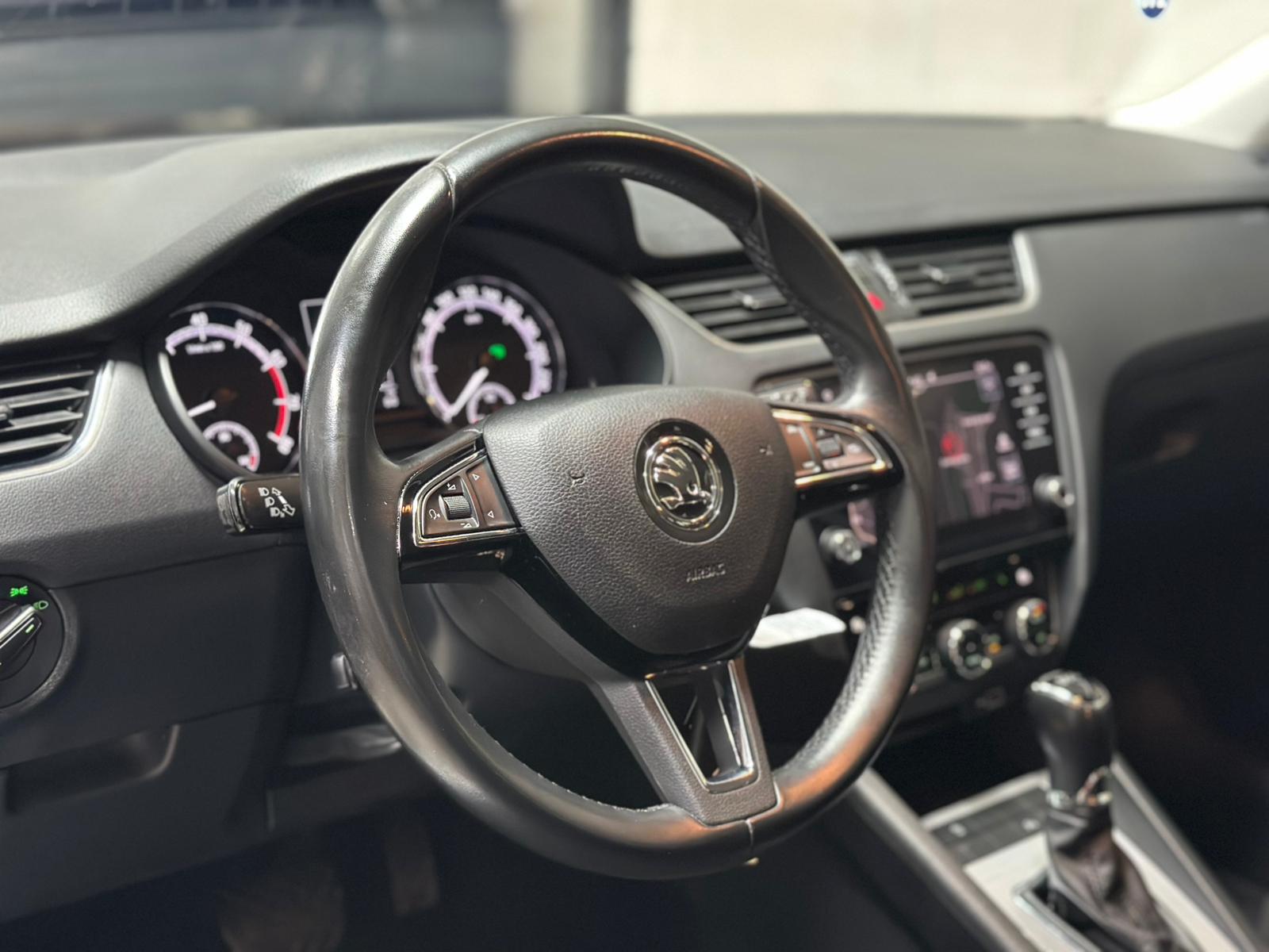 SKODA Octavia Combi 1.5 TSI Ambition DSG-image-10