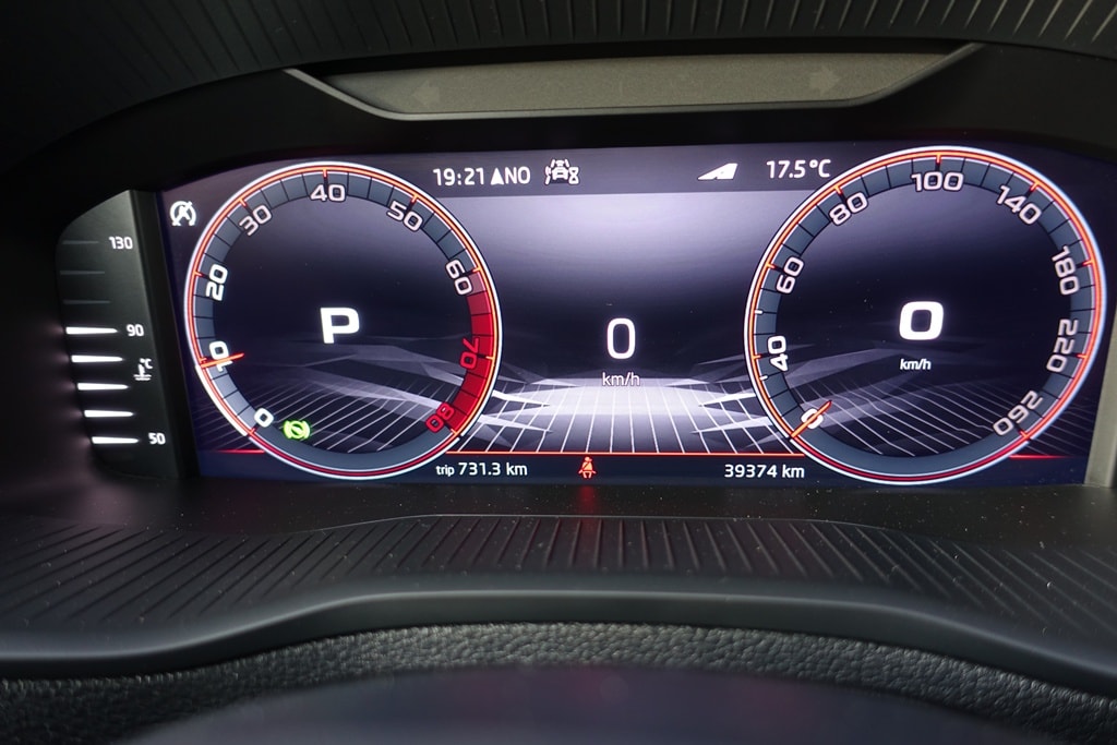 SKODA Karoq 1.5 TSI SportLine DSG-image-10