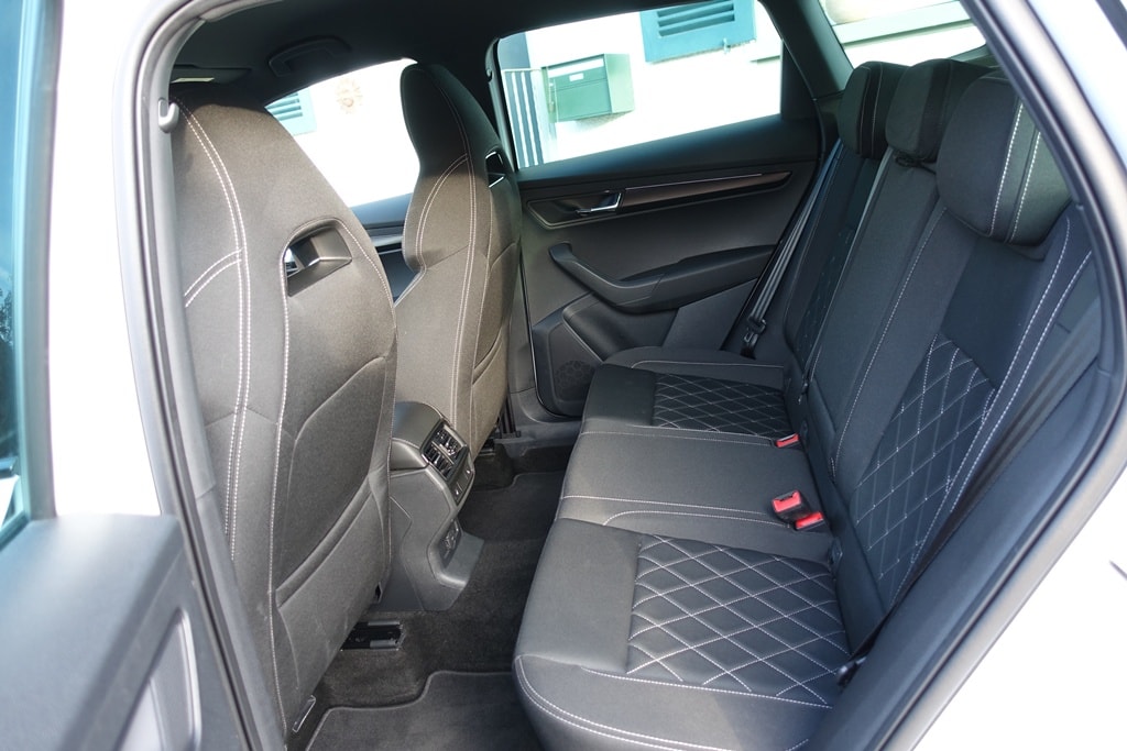 SKODA Karoq 1.5 TSI SportLine DSG-image-11