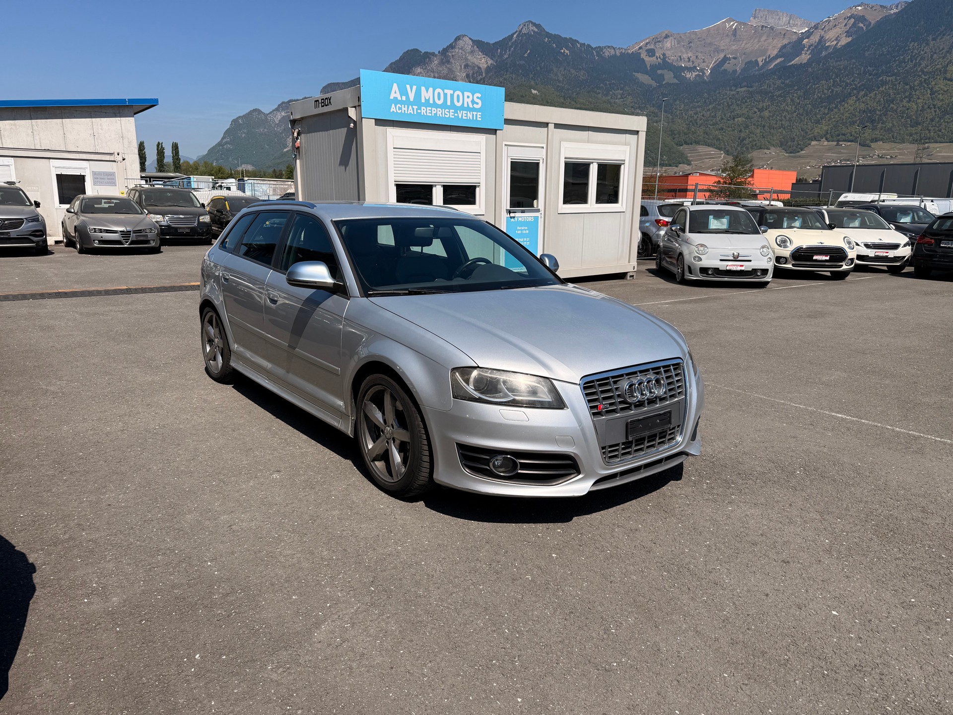 AUDI S3 Sportback 2.0 TFSI quattro-image-2