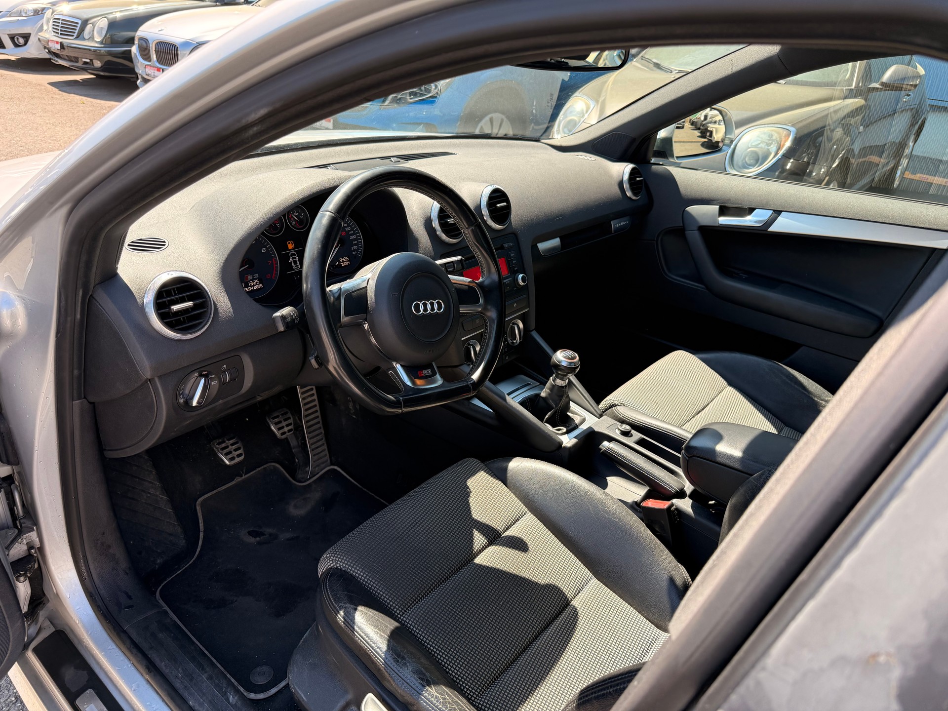 AUDI S3 Sportback 2.0 TFSI quattro-image-8