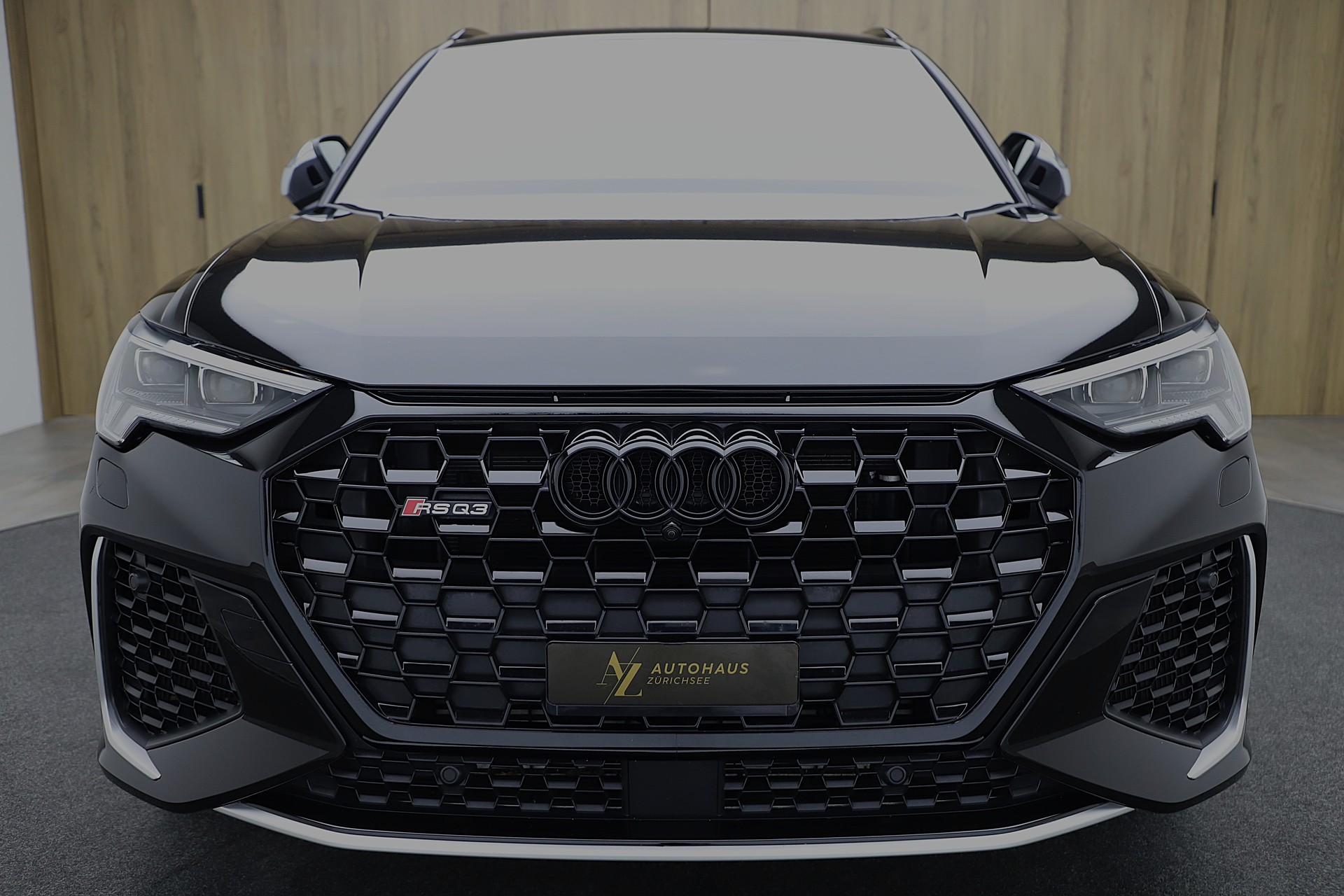 AUDI RS Q3 2.5 TFSI quattro S tronic * Leder mit Rautensteppung *-image-1