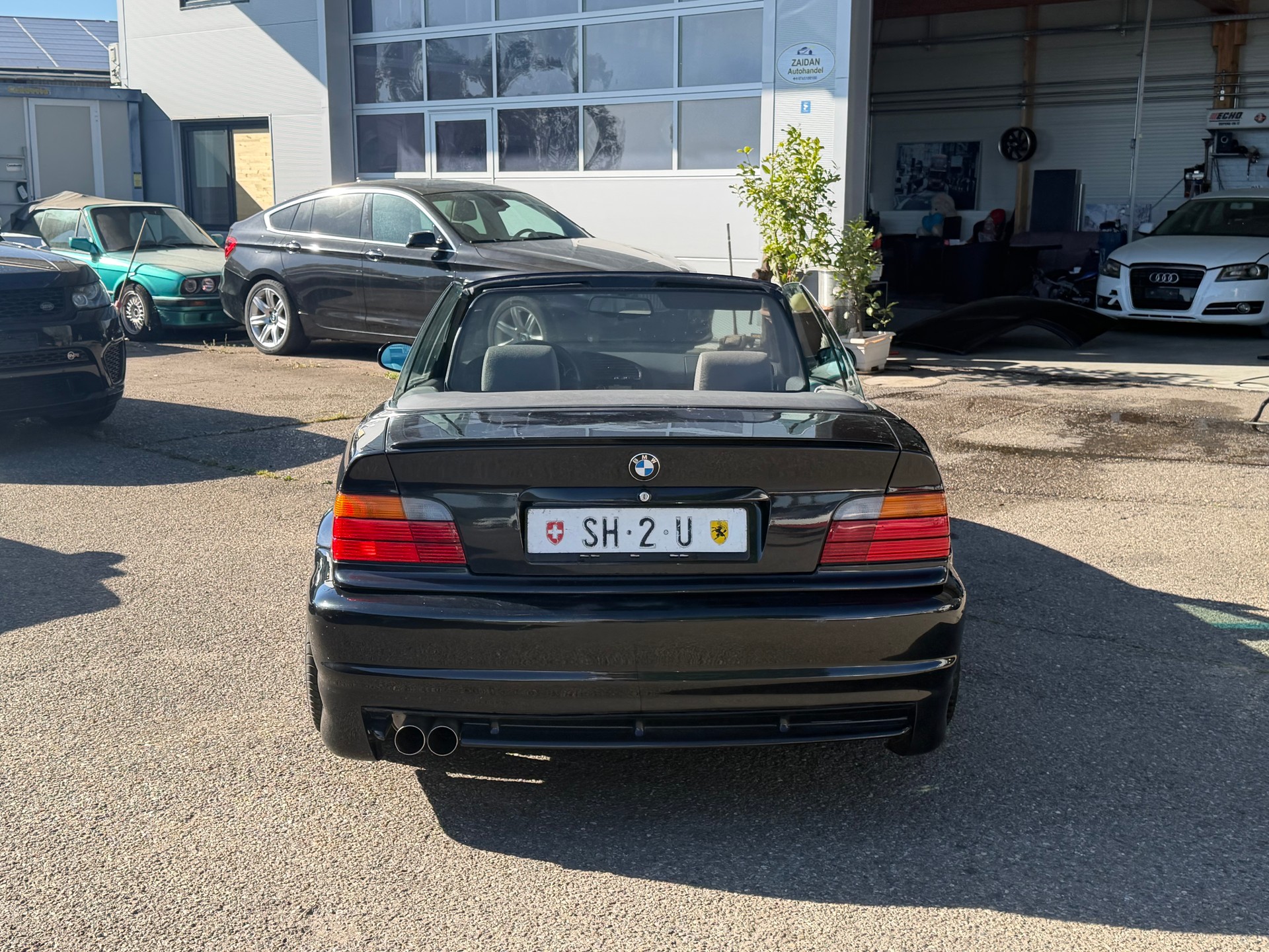 BMW 325i Cabrio-image-4