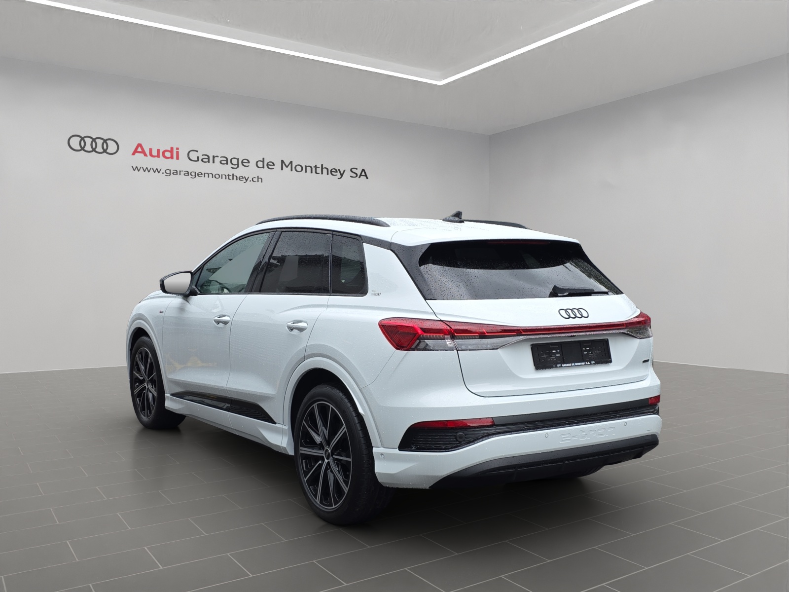 AUDI Q4 e-tron 45 Edition Swiss Ski quattro-image-3