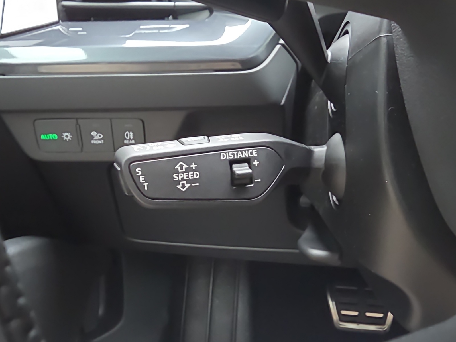 AUDI Q4 e-tron 45 Edition Swiss Ski quattro-image-14